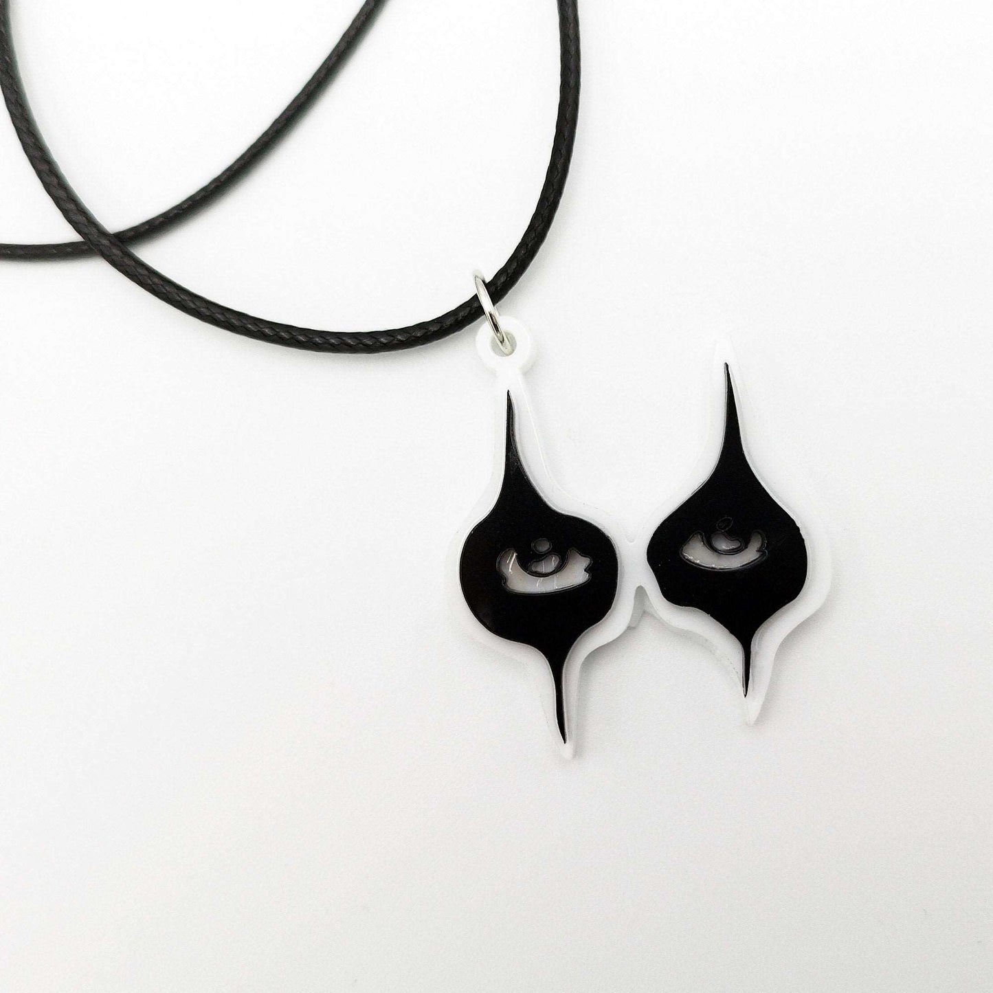 ALICE COOPER EYES NECKLACE - Kozmic Garden