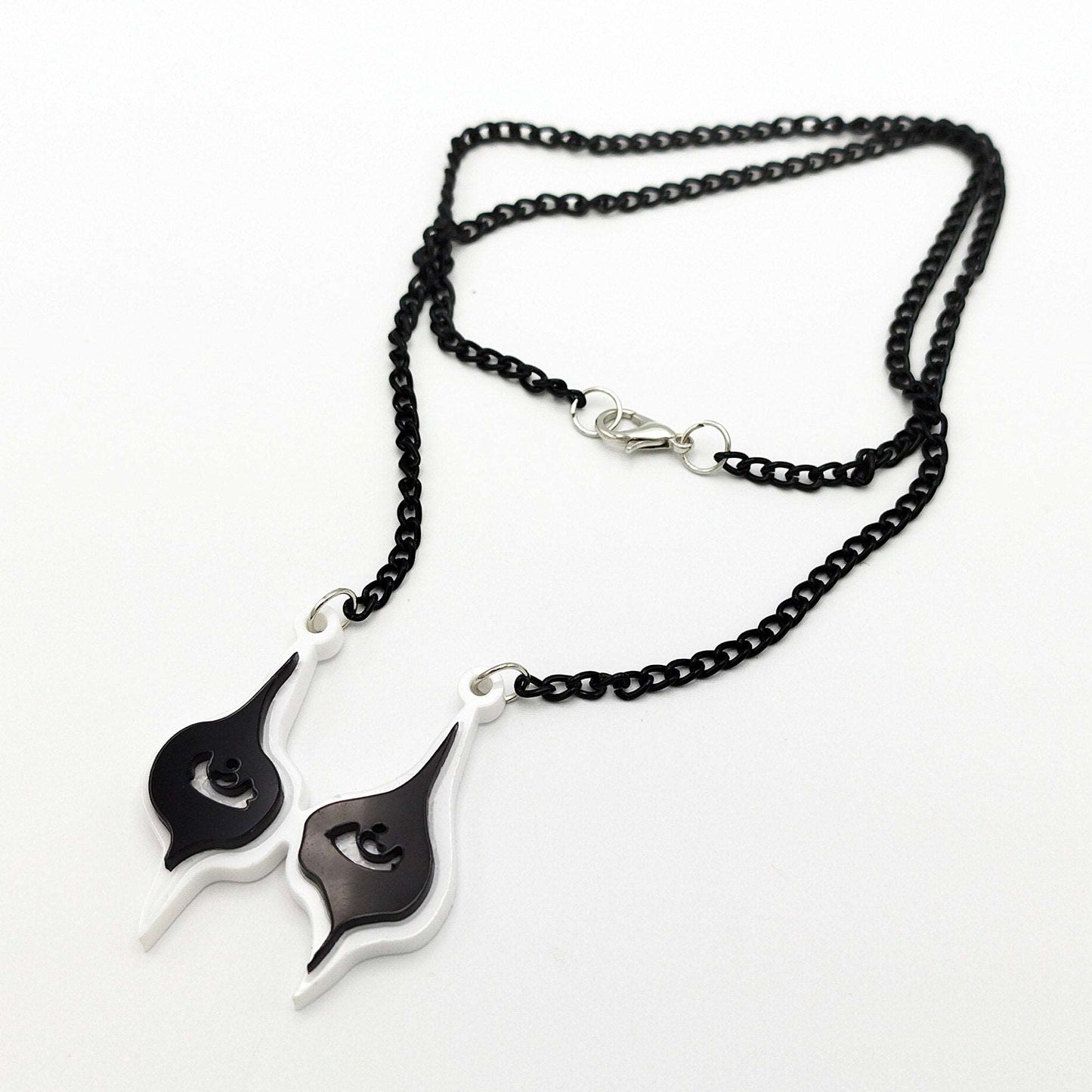 ALICE COOPER EYES NECKLACE - Kozmic Garden