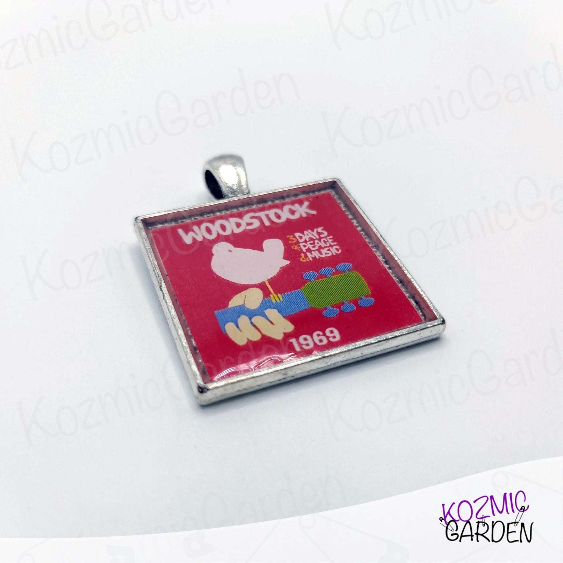 ROCK ALBUM COVER PENDANT | Rock on with legends! Customizable!