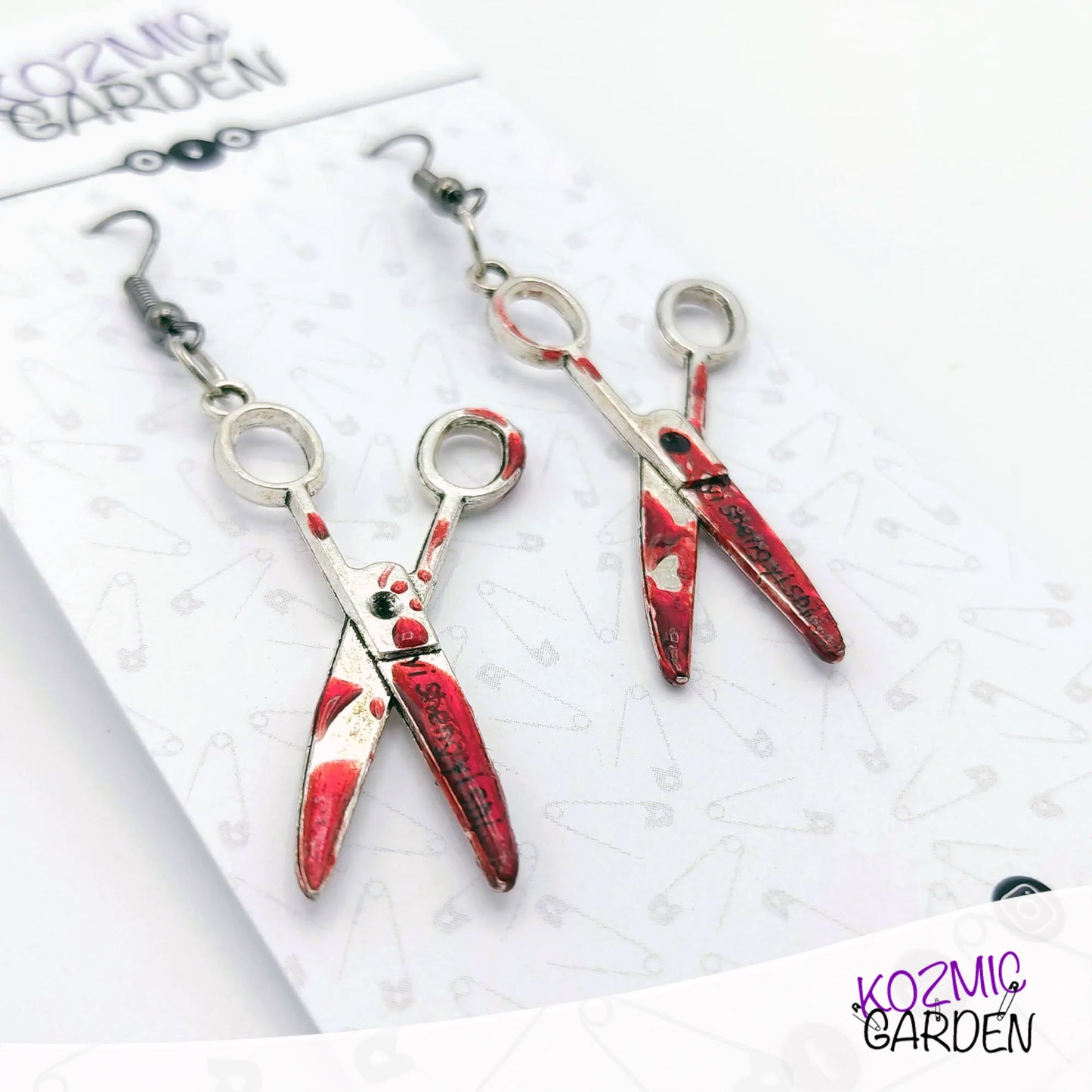 BLOODY SCISSORS EARRINGS | Cut through the ordinary!