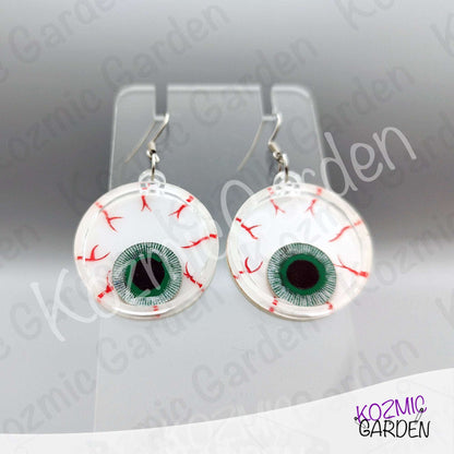 Eyeball Shaker Earrings | Go look around on Halloween!