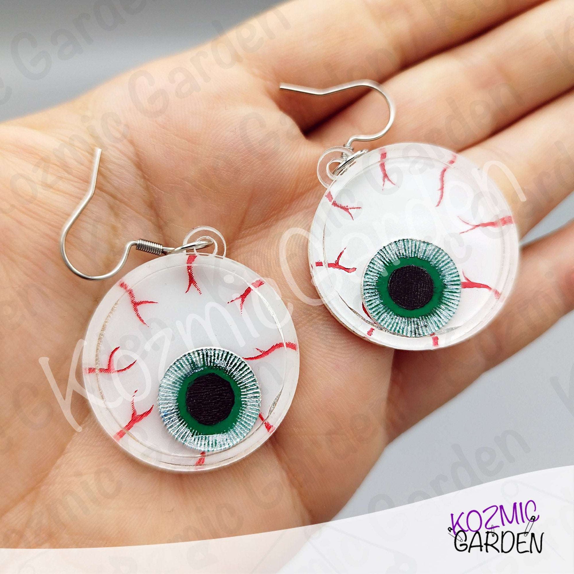 Eyeball Shaker Earrings | Go look around on Halloween!