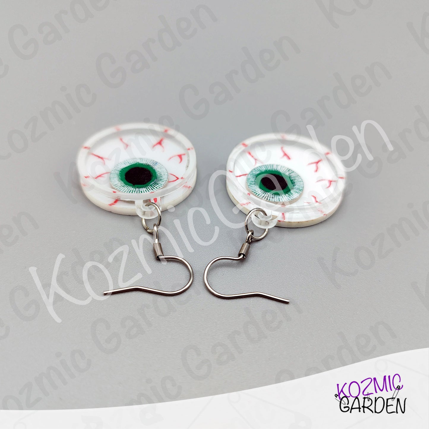 Eyeball Shaker Earrings | Go look around on Halloween!