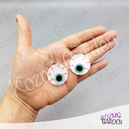 Eyeball Shaker Earrings | Go look around on Halloween!