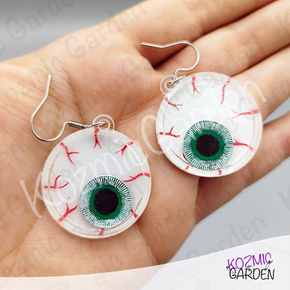 Eyeball Shaker Earrings | Go look around on Halloween!