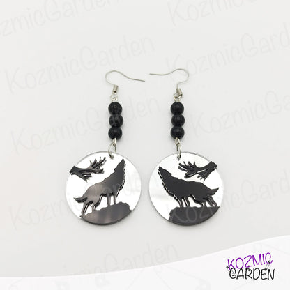 HOWLING WOLF EARRINGS | Unleash the magic of the night!