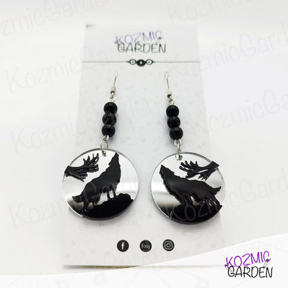 HOWLING WOLF EARRINGS | Unleash the magic of the night!