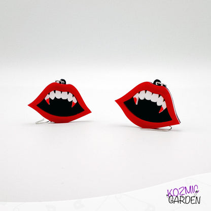 Vampire fang mouth earrings - Fang-tastic vampiric earrings!