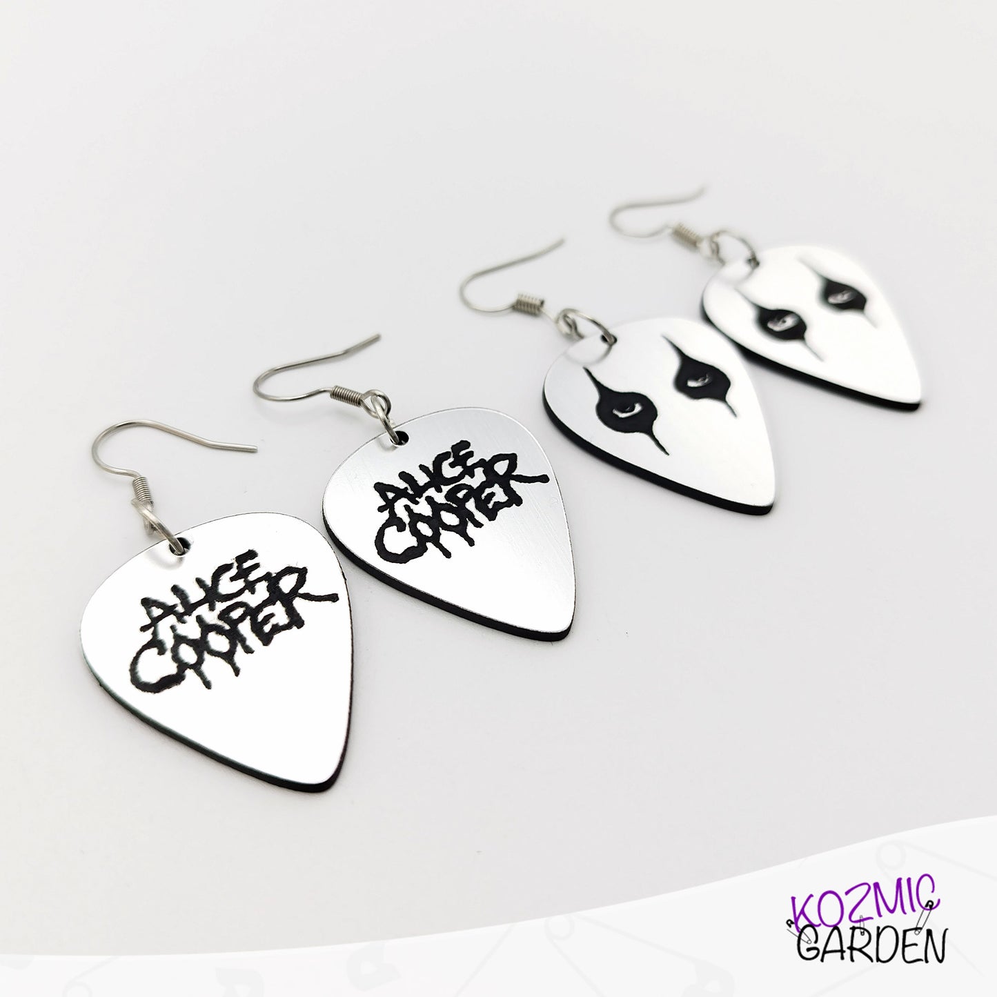 Alice Cooper Guitar Pick Earrings - Rock your look