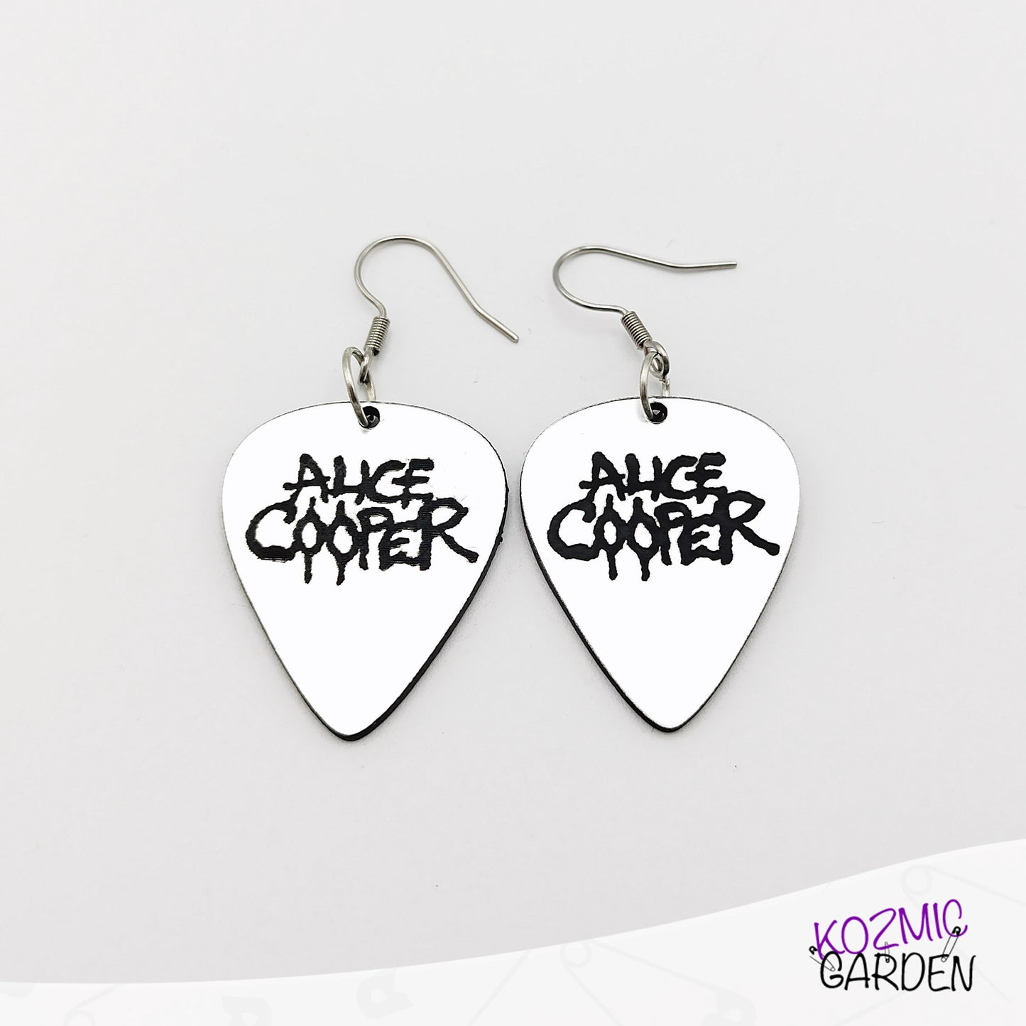 Alice Cooper Guitar Pick Earrings - Rock your look