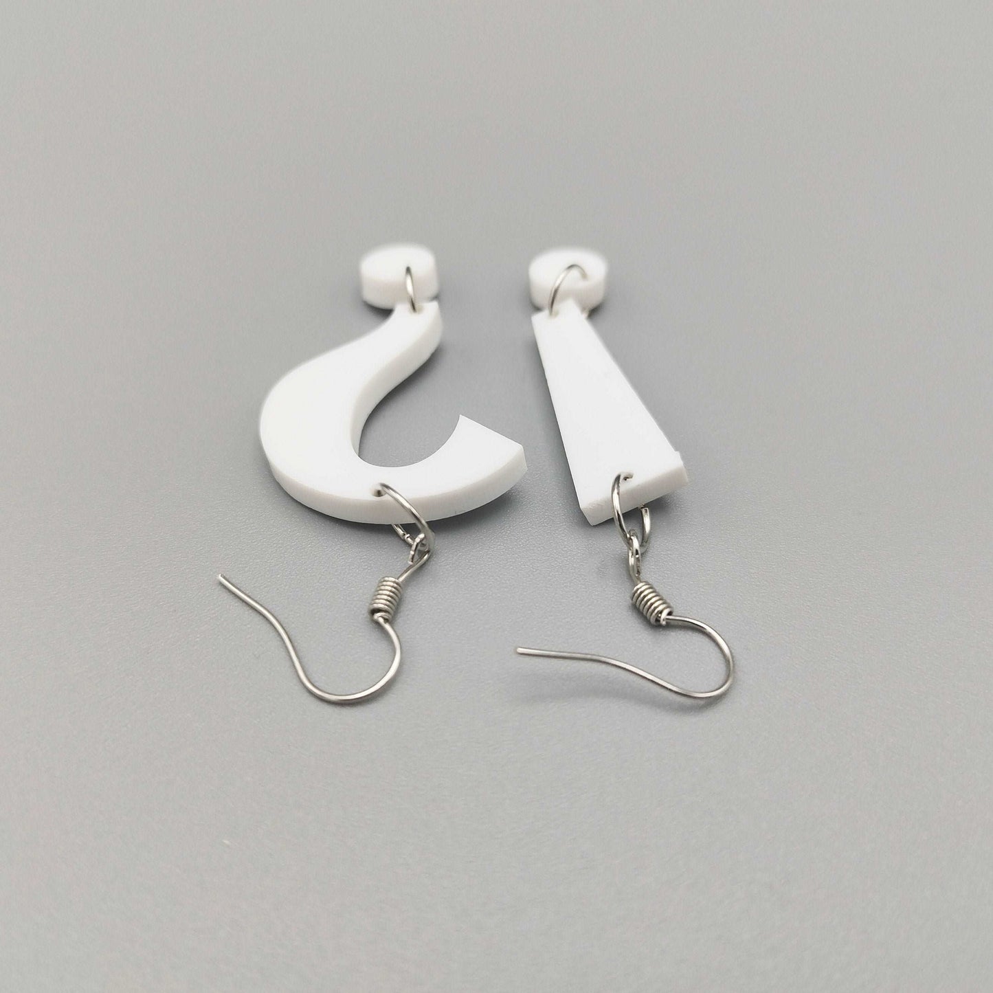 Mismatched Earrings Question and exclamation mark_01