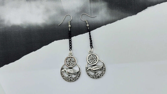 PENTAGRAM RAVEN EARRINGS - Kozmic Garden