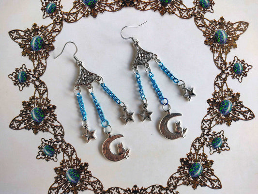 CAT ON THE MOON EARRINGS - Kozmic Garden