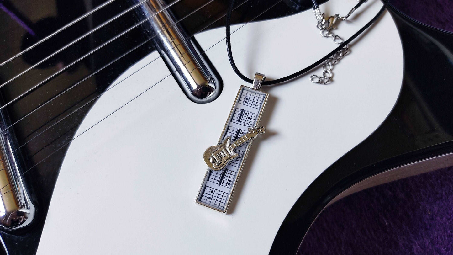 GUITAR CHORDS PENDANT - Kozmic Garden